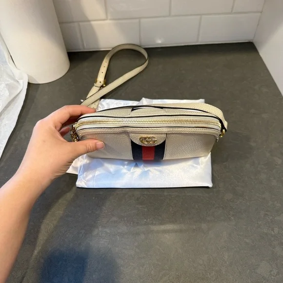 Gucci Small Ophidia GG Dome Bag - Picture 4 of 16